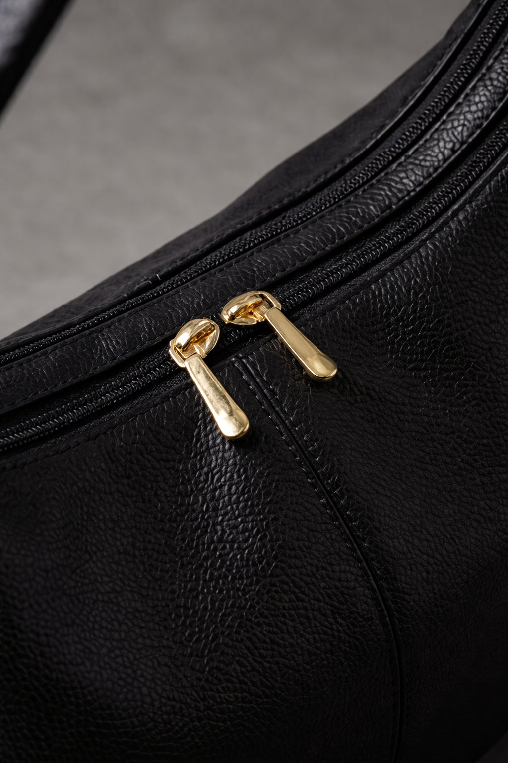 Bagistry The 9-5 Petite Tote Bag black close view of dual zip main compartments, organized interior access