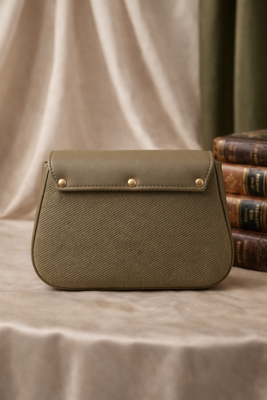 The Curated Carry - Olive