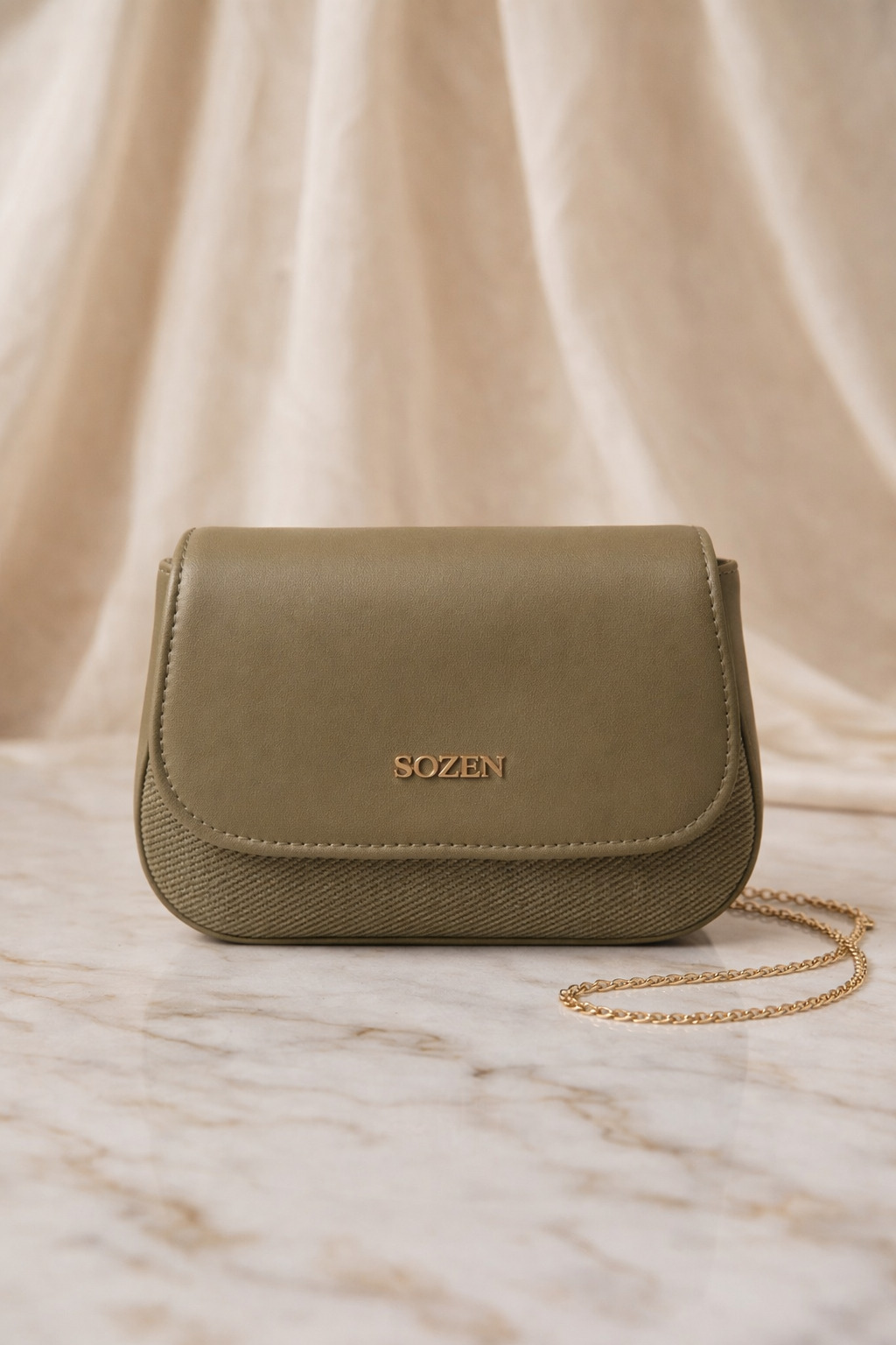 The Curated Carry - Olive